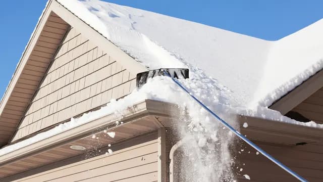 Winter Roof Maintenance Tips Every Homeowner Should Follow